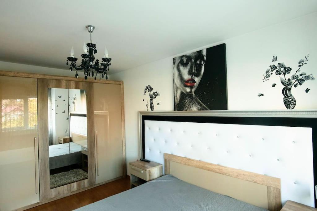 Apartament Lux Crialy - 75 M2 - Free Parking ทิมิชัวรา ภายนอก รูปภาพ