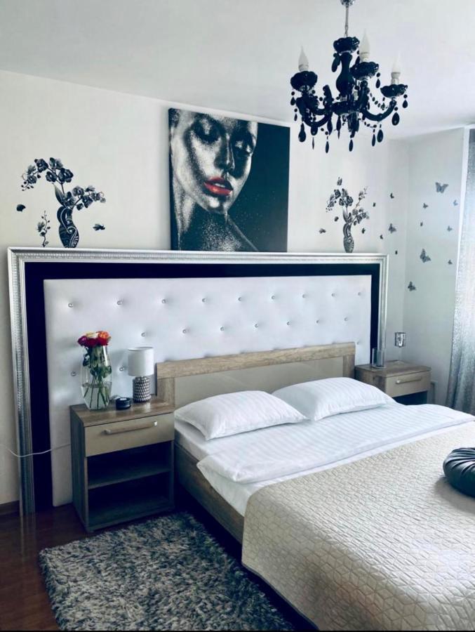 Apartament Lux Crialy - 75 M2 - Free Parking ทิมิชัวรา ภายนอก รูปภาพ