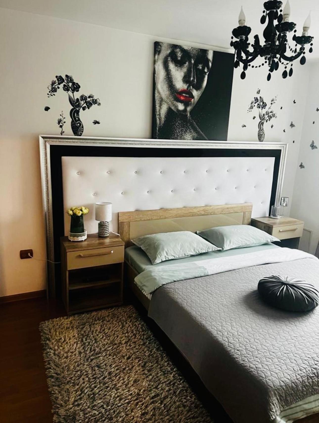 Apartament Lux Crialy - 75 M2 - Free Parking ทิมิชัวรา ภายนอก รูปภาพ